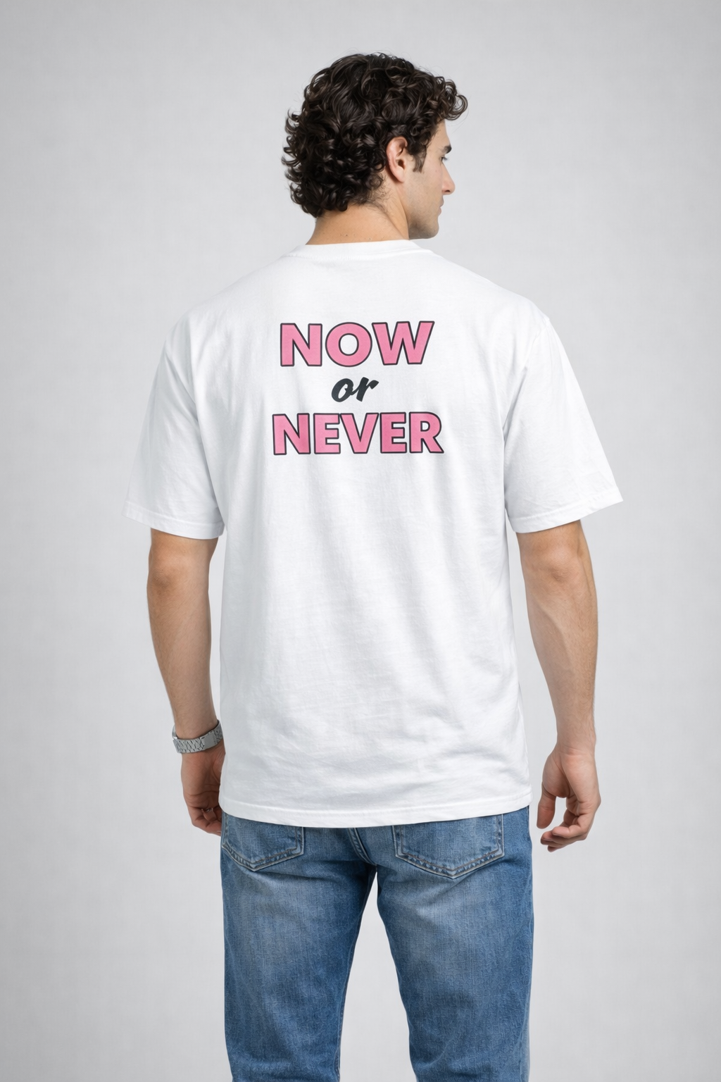 TS-5004 Herren T-Shirt “NOW OR NEVER” – Oversized Streetwear T-Shirt mit Backprint