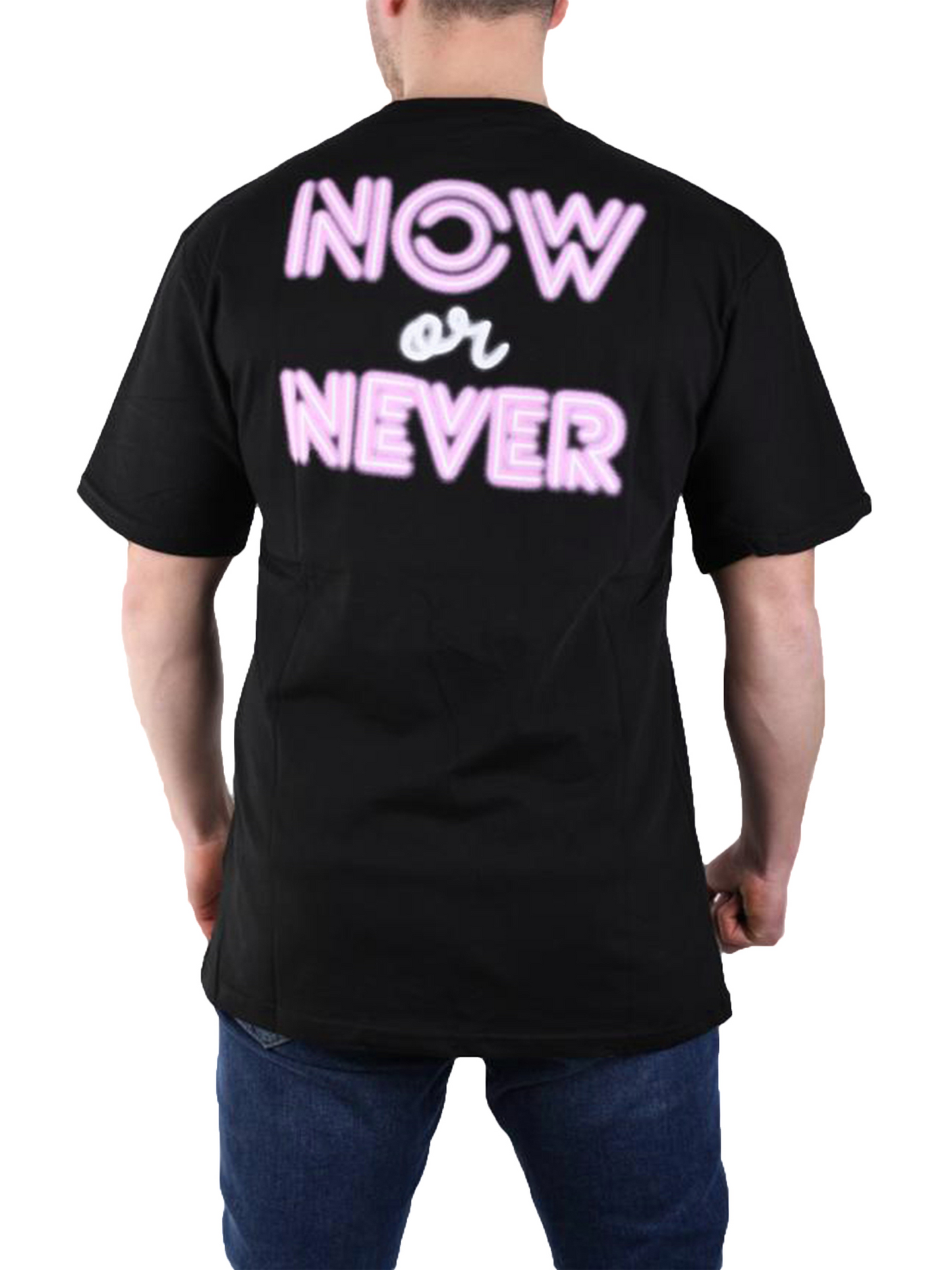 TS-5004 – Herren T-Shirt „NOW OR NEVER“ – Dein Moment. Dein Stil.