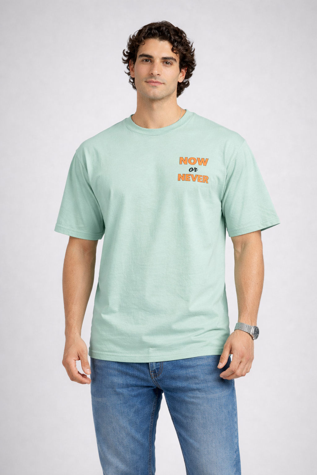 TS-5004 Herren T-Shirt “NOW OR NEVER” – Oversized Streetwear T-Shirt mit Backprint