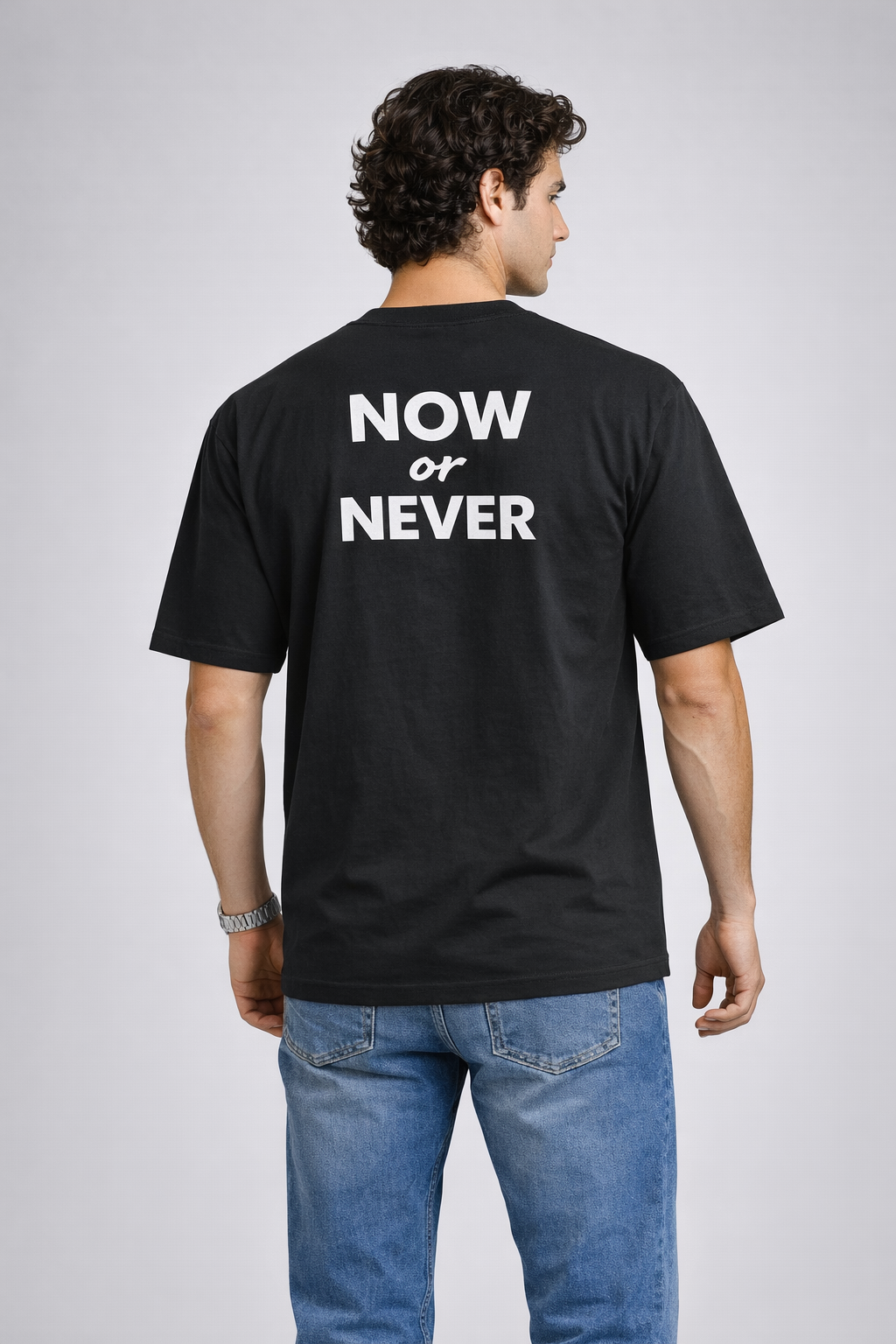 TS-5004 Herren T-Shirt “NOW OR NEVER” – Oversized Streetwear T-Shirt mit Backprint